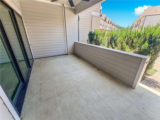 Photo - 677 Stickley Oak Way