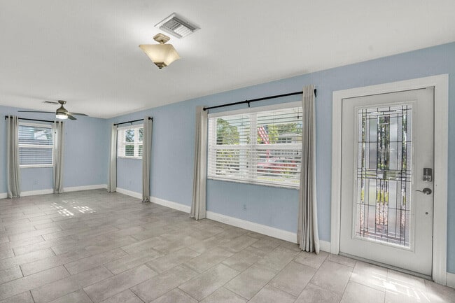 Photo - 501 SW 8th St