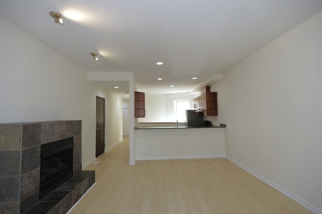 Photo - 1223 E 52nd St