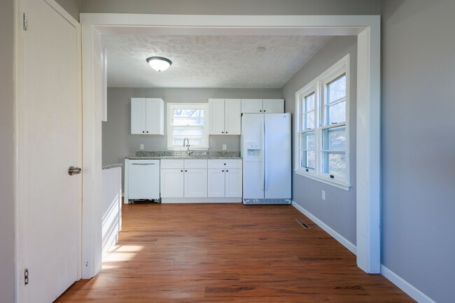 Photo - Gorgeous 4 bed 2 bath single-family home i...