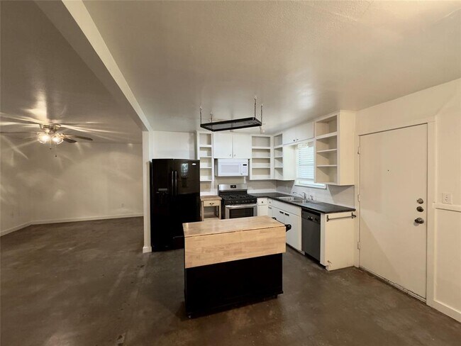 Photo - 4708 Red River St