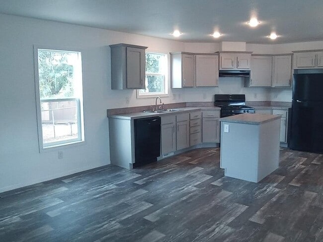 Photo - Carefree Village Estates