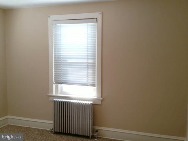 Photo - 329 N Main St