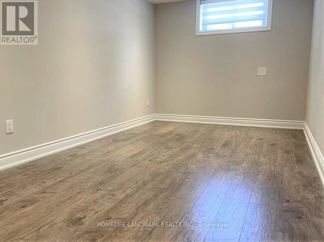 Photo - 12 Ottawa Ct