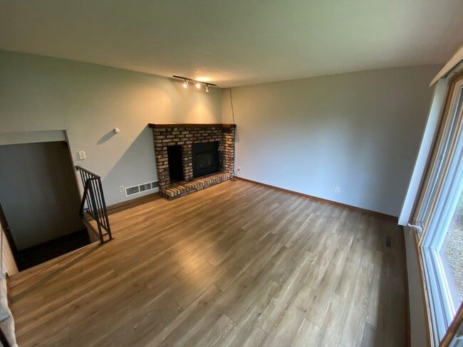 Photo - New Renovated 2br/1ba Townhome in Apple Valley - Ask about our deposit-free move in's with Obligo!