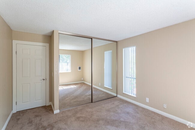 1HAB, 1BA - 663 ft² - Shadowridge Village Apartments