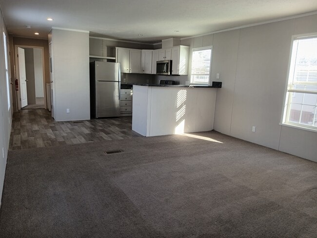 Photo - 5172 Chantelle Dr