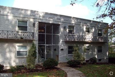 Building Photo - 2135 Suburban Rd Rental