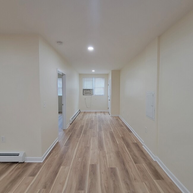 Building Photo - 228 Orchard St Unit 1