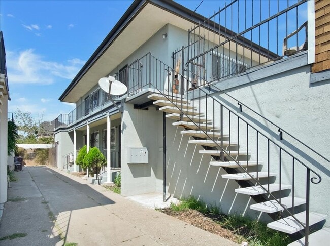Photo - 2901 Octavia St Unit Apt 2