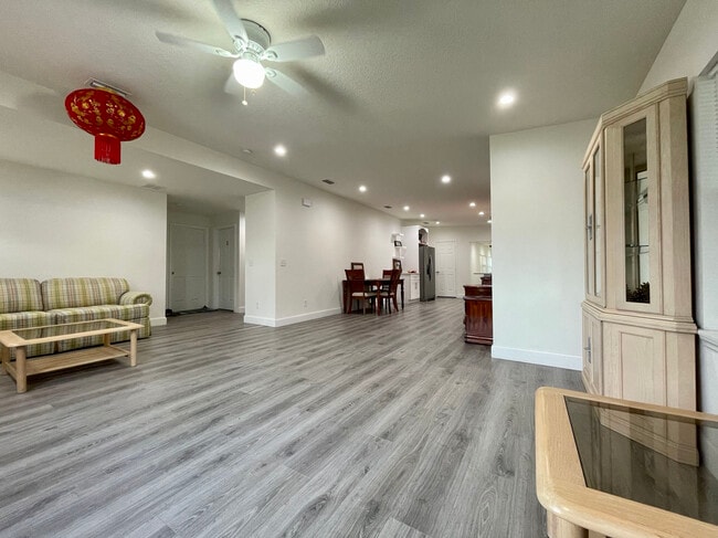 Photo - 3047 Herold Dr