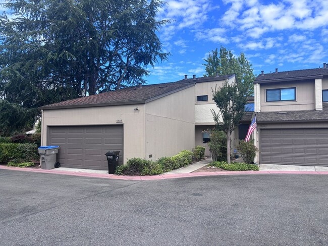 Building Photo - ALMADEN VALLEY-Beautifully upgraded 3-bedroom, 2.5-bath end-unit townhome