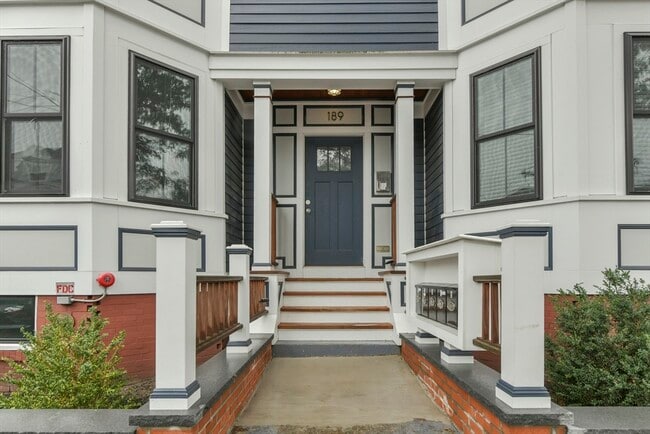 Building Photo - 189 Trenton St Unit 6