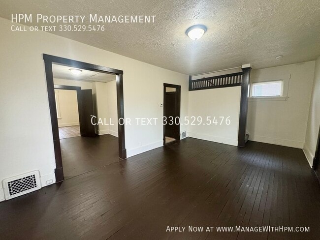 Building Photo - 1937 Maple Ave NE