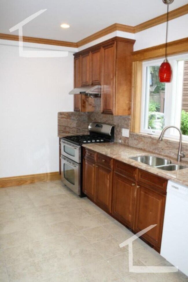 Photo - 124 Columbia St