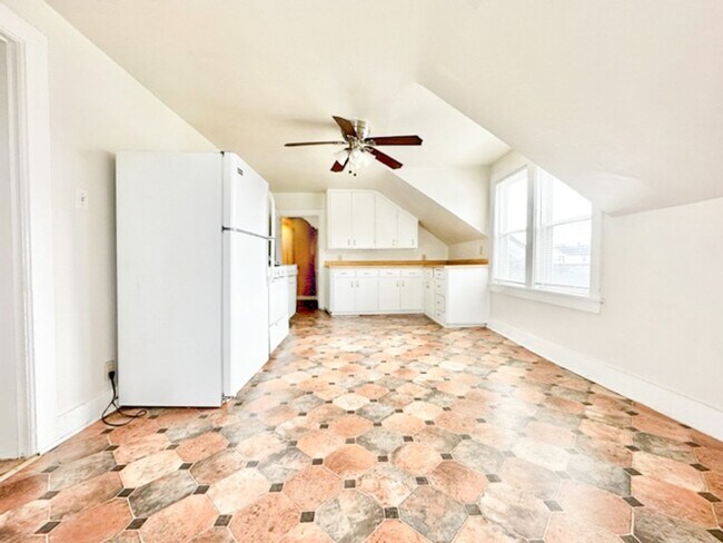 Photo - 123 S Clay St