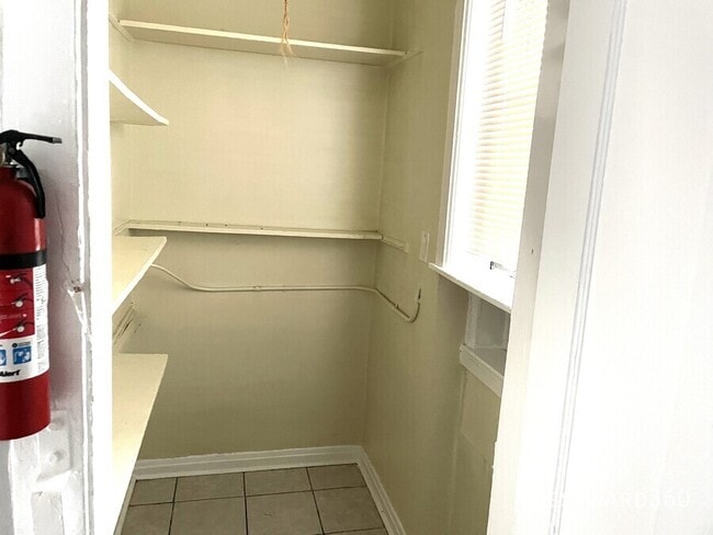Photo - 2551 N Avers Ave Unit 2C