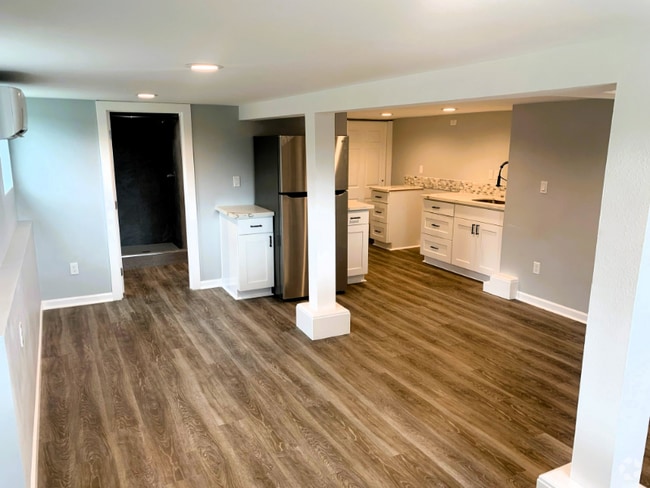 Building Photo - 618 11th St Rental
