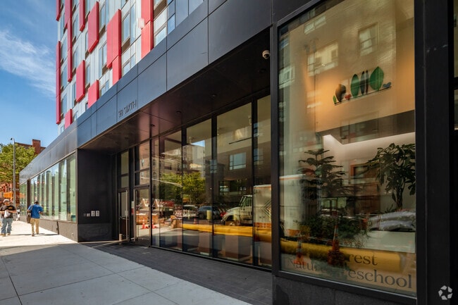 38 6th Avenue