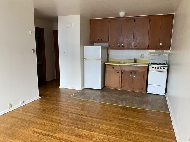 Photo - Farwell Apartments