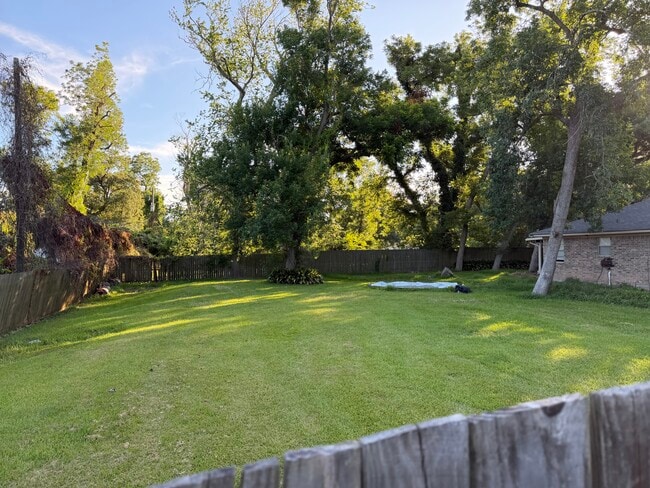 Photo - 137 Old Angleton Rd