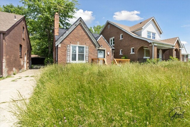 $1300 3 bedroom bungalow - $1300 3 bedroom bungalow House