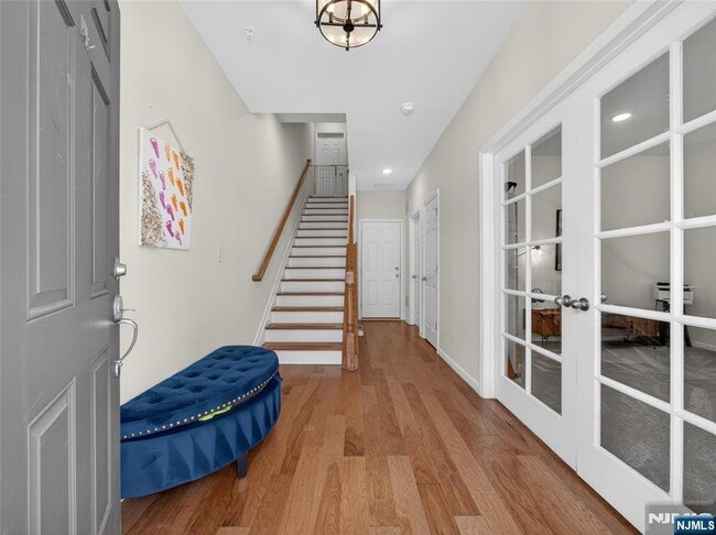 Photo - 81 Landmark Ln