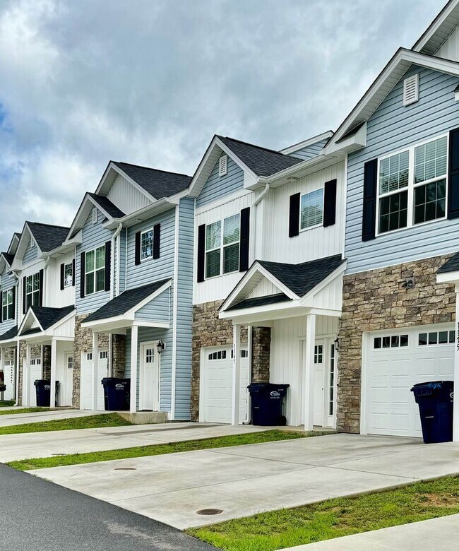 Photo - 1145 Maid Marian Ln NE Townhome
