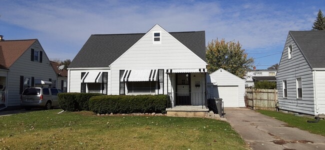 Building Photo - 2048 Oakland Pky Rental
