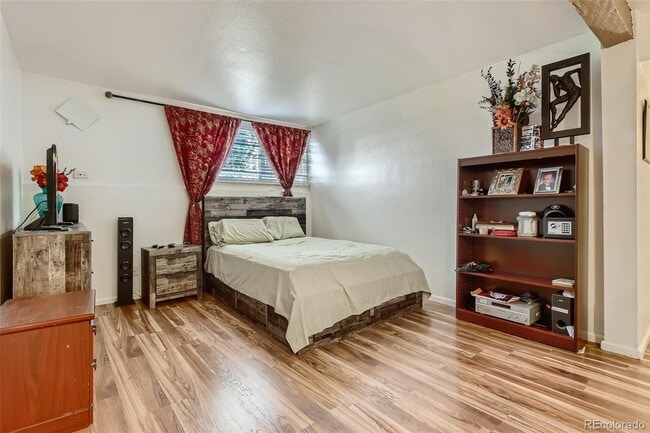 Building Photo - 3643 S Sheridan Blvd Unit 8