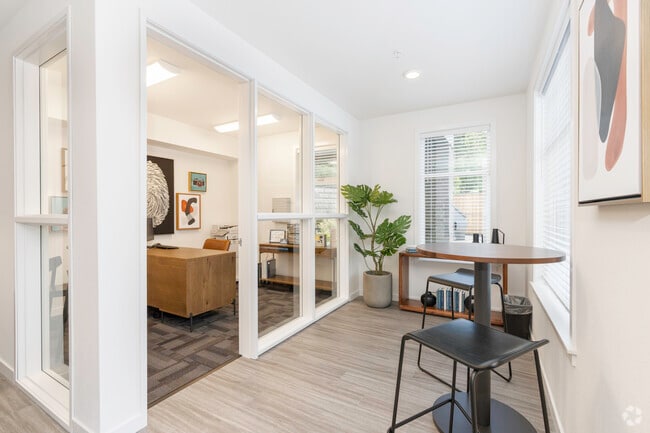 Leasing Center