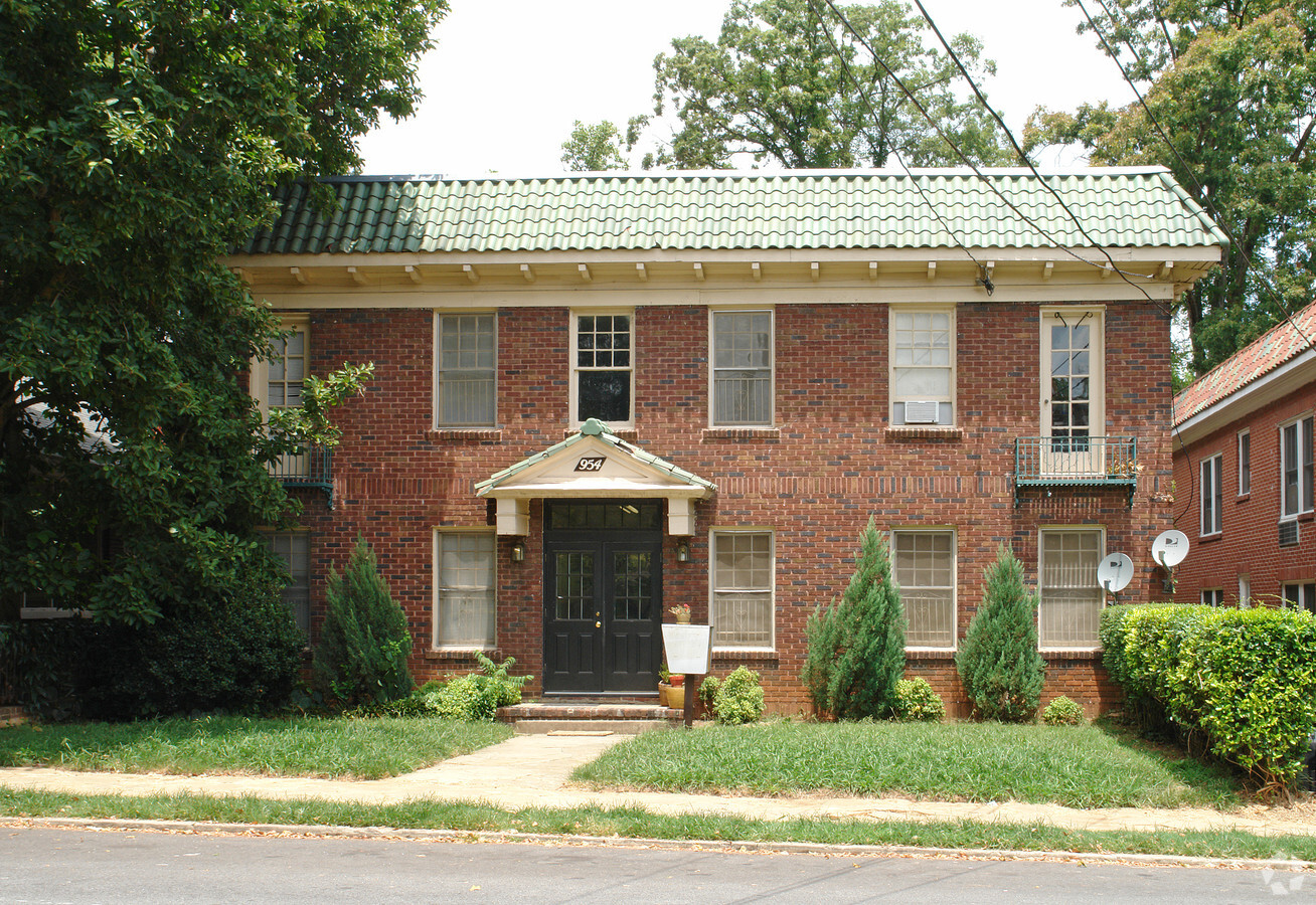 Greenwood Avenue Apartments - Greenwood Avenue Apartments