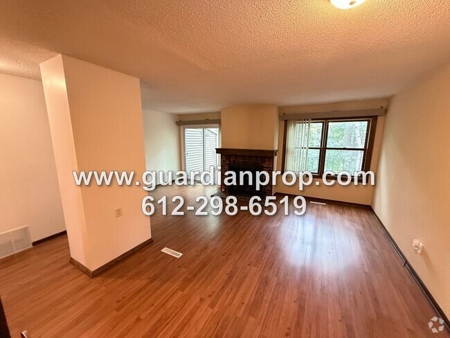 Building Photo - Townhouse Overlooking Pond Available Now, ...
