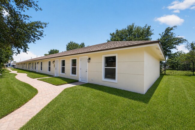"Spacious 4-Bedroom Oasis with 2 Full Baths in Beautiful Riviera Beach! | Section 8 Welcomed"