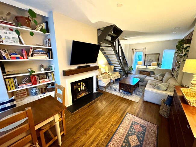 1205 I St SE