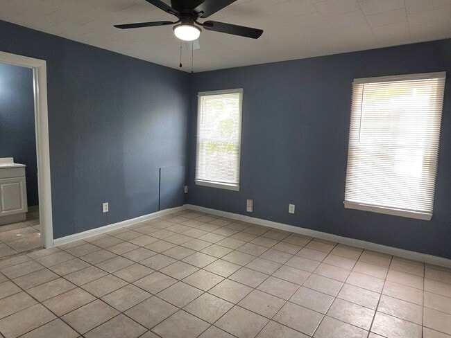 Photo - 6515 Linden St