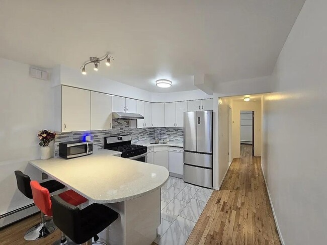 Photo - 8620 Bay 16th St