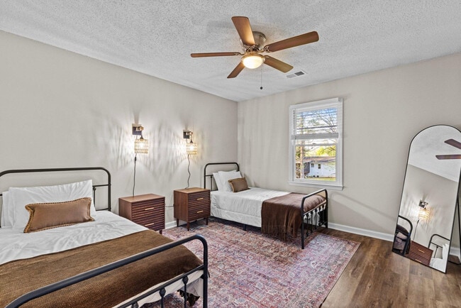 Photo - 166 VFW Dr Unidad ID1302829P