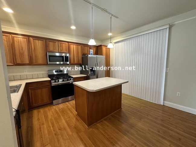Photo - 3 Bedroom Renton Townhome Available NOW! Unidad E101
