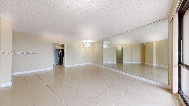 Photo - 13953 Kendale Lakes Cir Unidad 210B