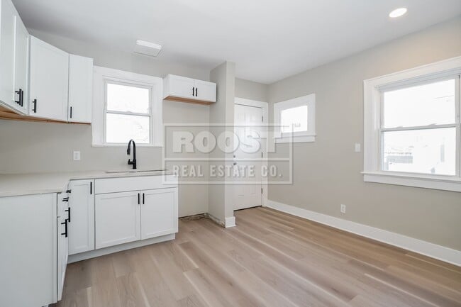 Photo - Welcome to this charming 3-bedroom, 1-bathroom house located in the heart of Columbus, OH!