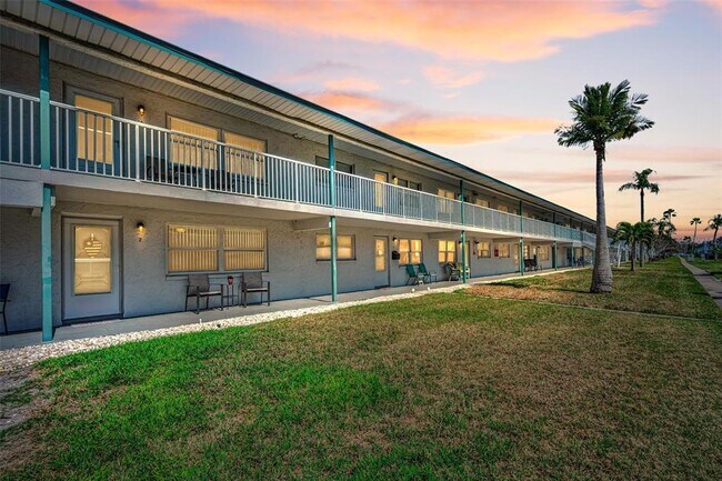 Building Photo - 5257 81st Ln N Unit 2