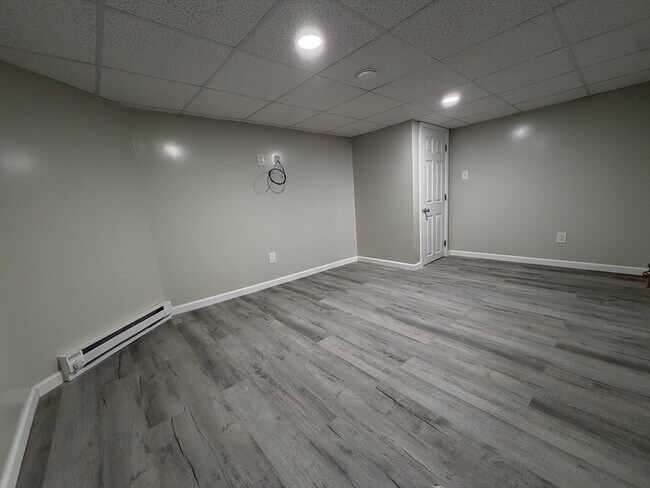 Photo - 320-322-322 Wood St Unit Room A