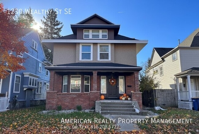 Building Photo - 1230 Wealthy St SE