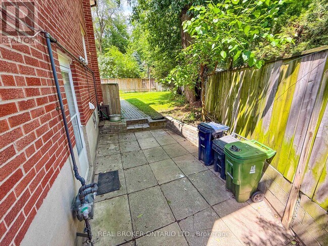 Photo - 14 Gooch Ct