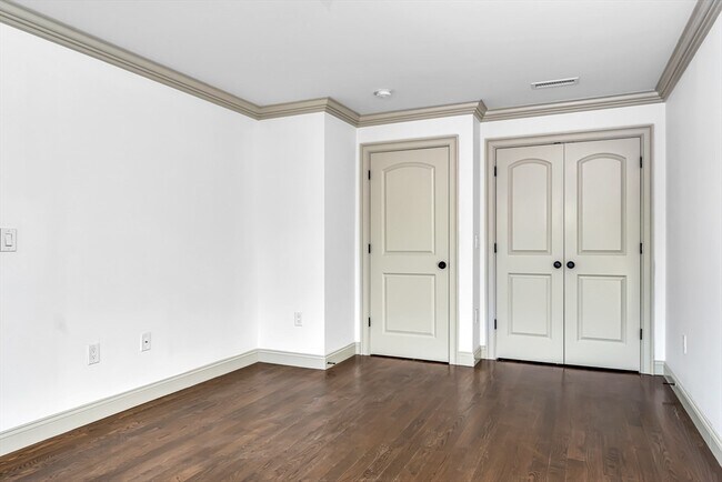 Photo - 2593 Washington St