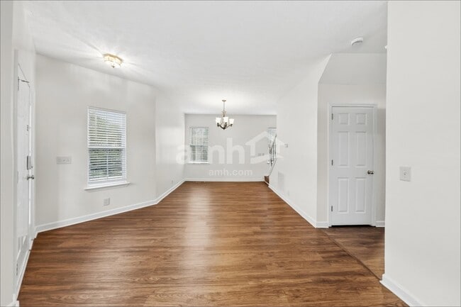 2960 Riverbend Dr