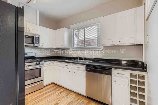 Photo - 769 Monroe St