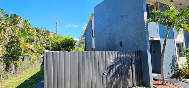 Photo - 3684 Pinehurst Dr Unit Effiency