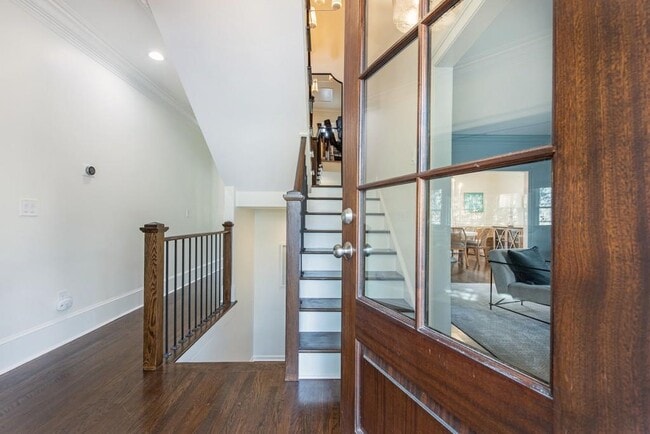 Photo - 3211 Circle Oaks Dr SE